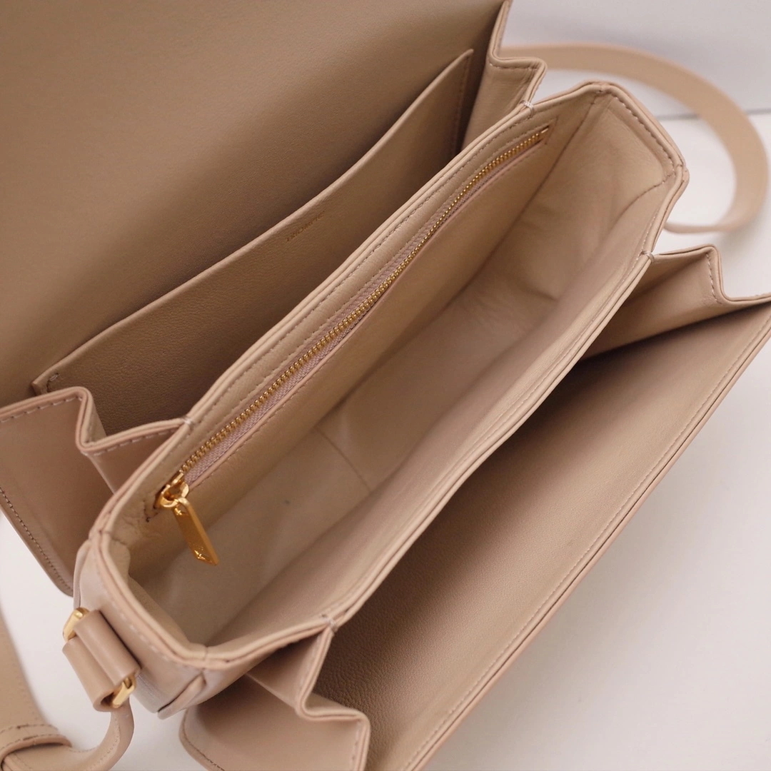 MOMO-- 358i95 188423BF4.02EU high quality version cowhide sheepskin item:D-B000I2109